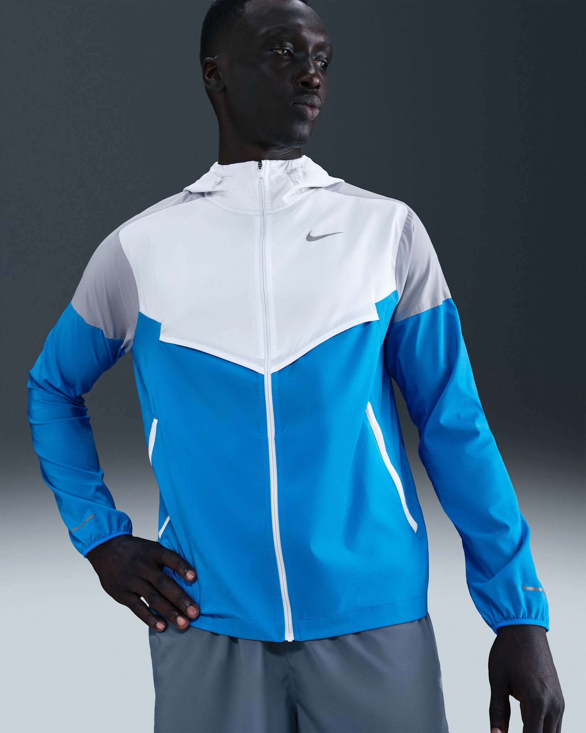 Nike Impossibly Light Windrunner Men's Running Jacket. Nike IL